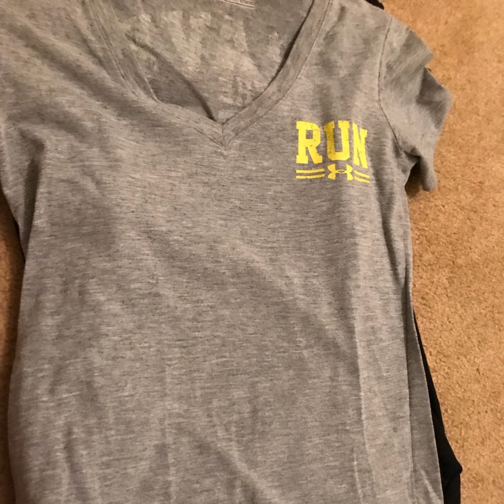 Under Armour T-shirt